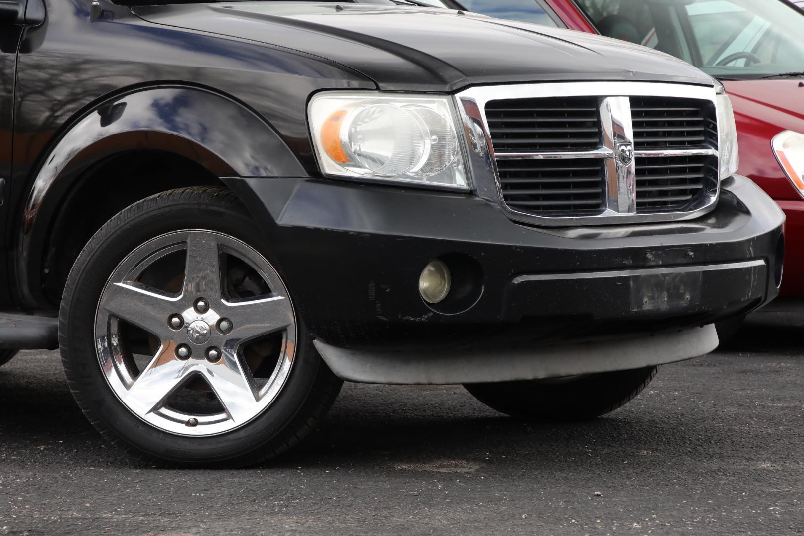 2007 BLACK DODGE DURANGO SLT 2WD (1D8HD48207F) with an 5.7L V8 OHV 16V engine, 4-SPEED AUTOMATIC OR 5-SPEED AUTOMATIC transmission, located at 420 E. Kingsbury St., Seguin, TX, 78155, (830) 401-0495, 29.581060, -97.961647 - Photo#2